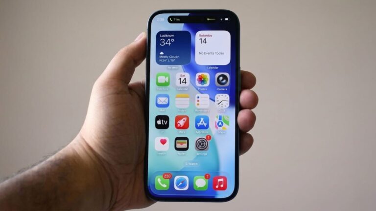 Apple May Introduce AI Agents to the App Store as Siri Expansion Raises Developer Concerns